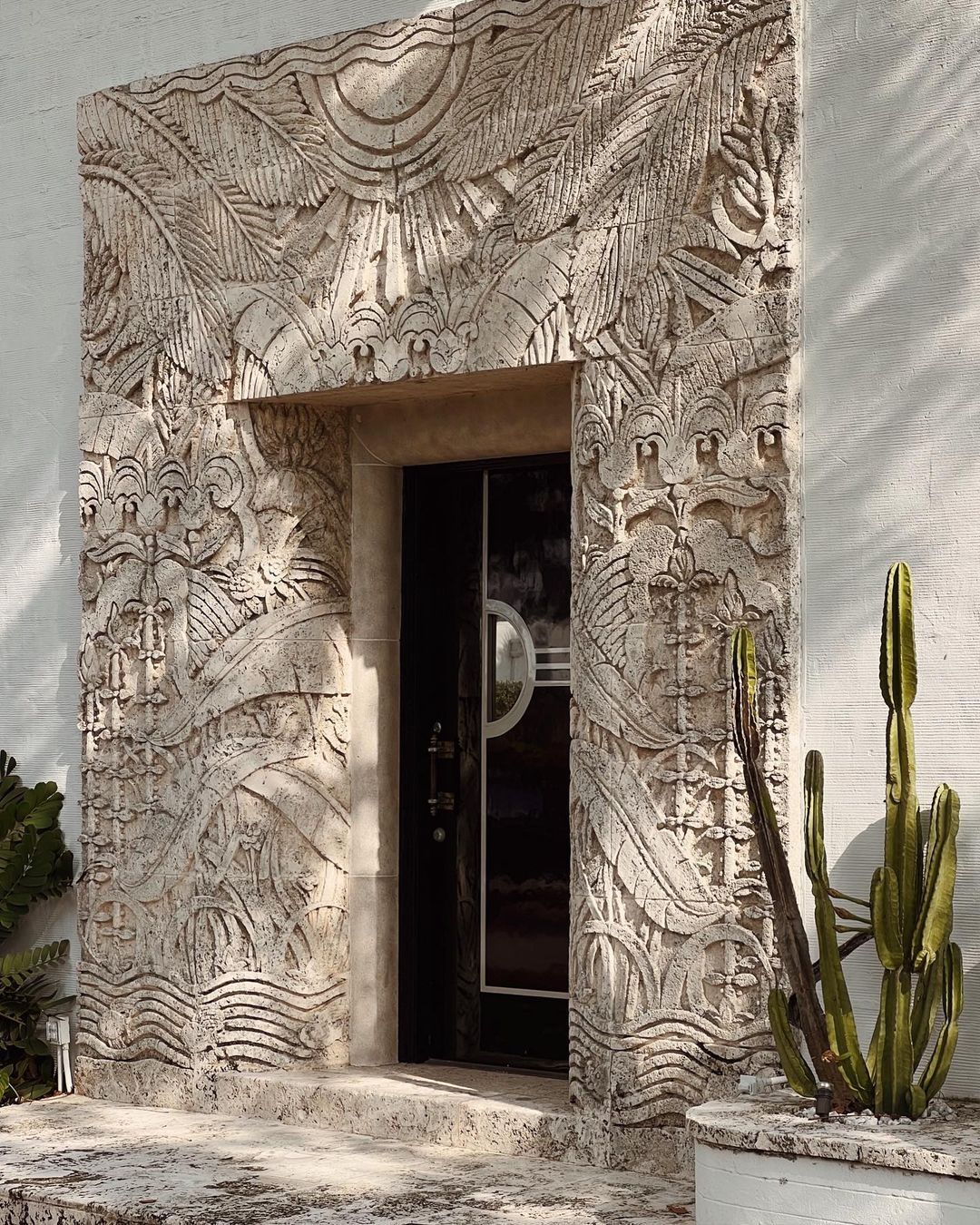 Gypsum wall art museum